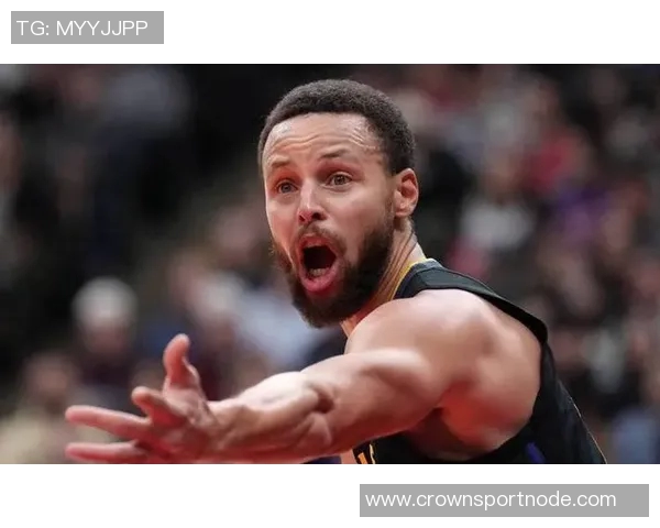 库里21分钟内狂砍31分31科尔笑容满面与其相视而笑 库里21分钟内狂砍31分31科尔笑容满面与其相视而笑