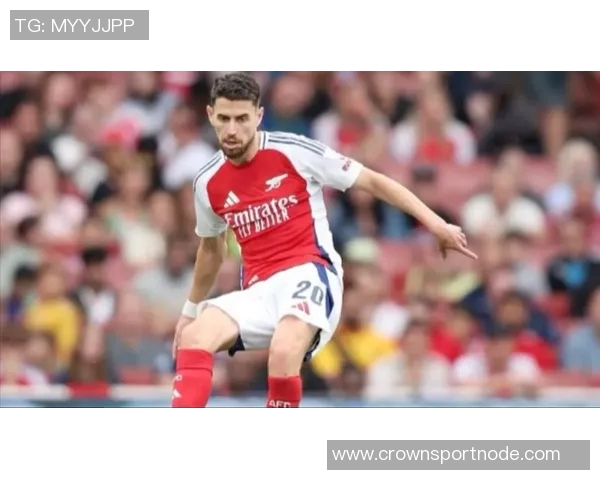 恭喜若日尼奥荣膺2025赛季巴甲最佳后腰奖项分享领奖瞬间 恭喜若日尼奥荣膺2025赛季巴甲最佳后腰奖项分享领奖瞬间